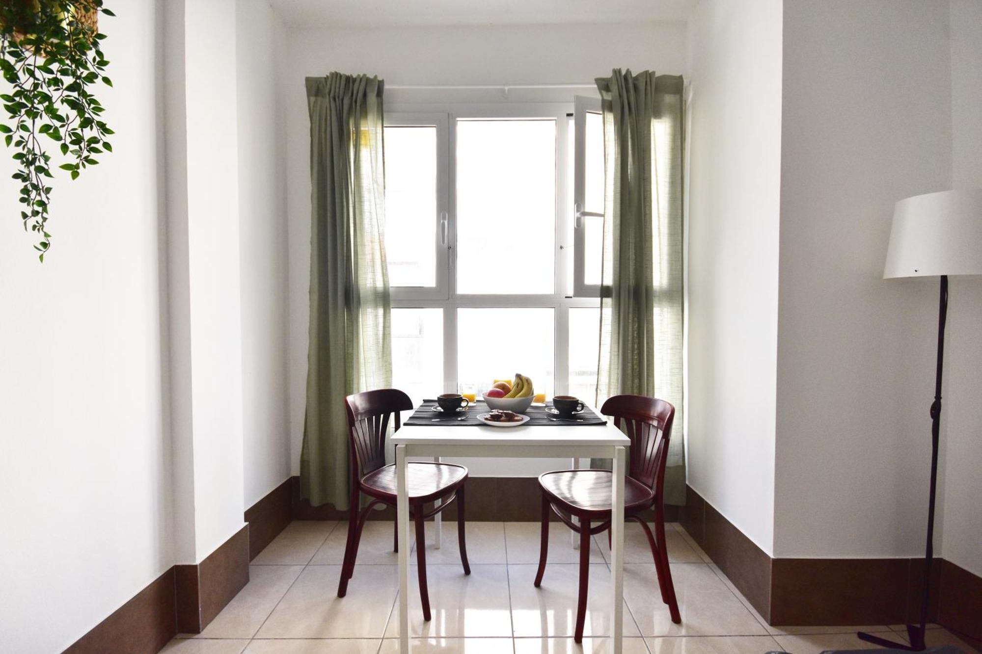 Apartamentos A 10 Minutos Del Aeropuerto Carrizal الغرفة الصورة