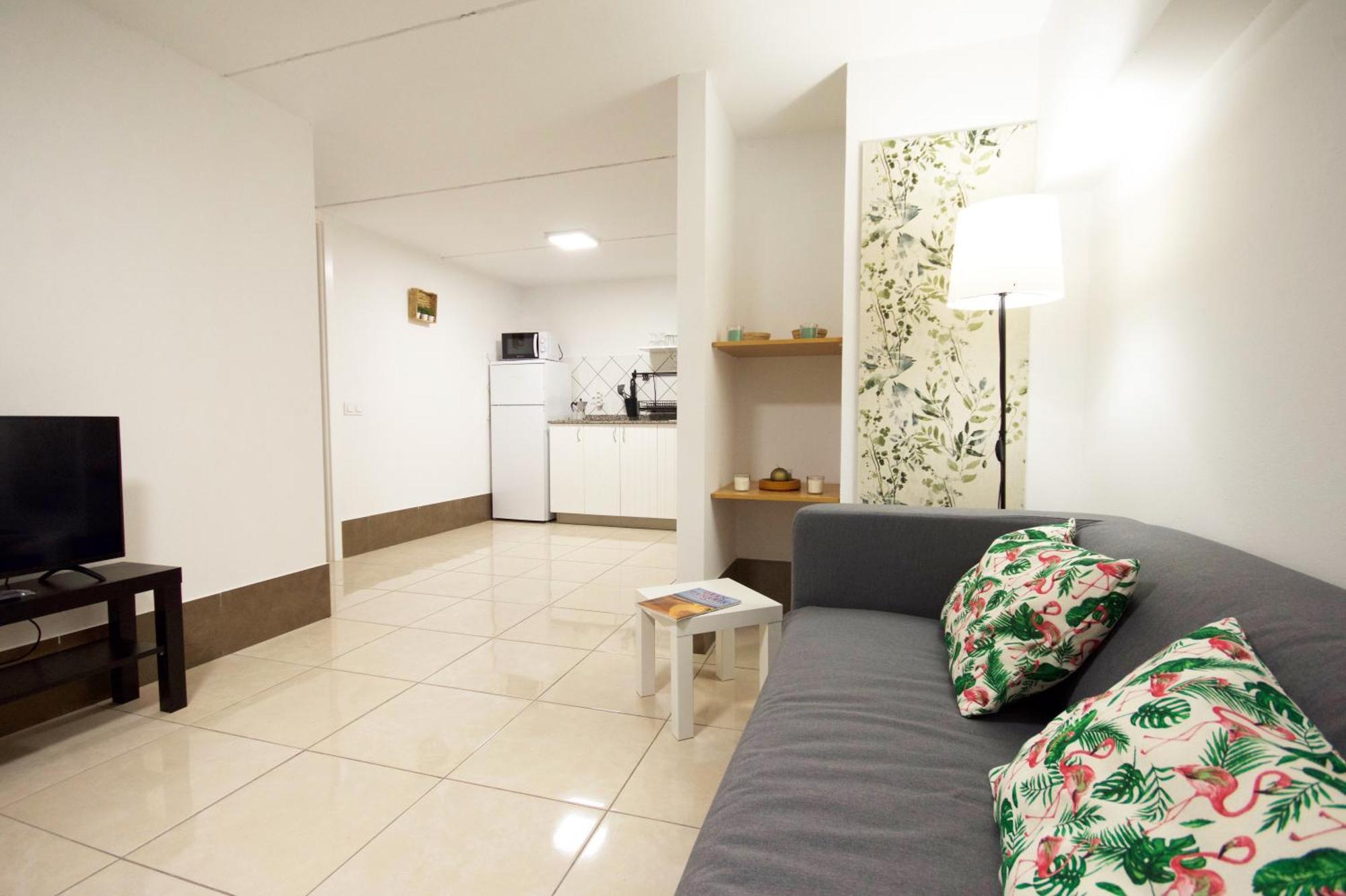 Apartamentos A 10 Minutos Del Aeropuerto Carrizal المظهر الخارجي الصورة