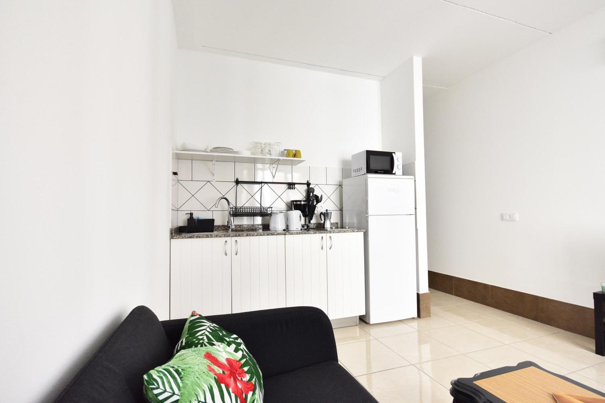 Apartamentos A 10 Minutos Del Aeropuerto Carrizal الغرفة الصورة