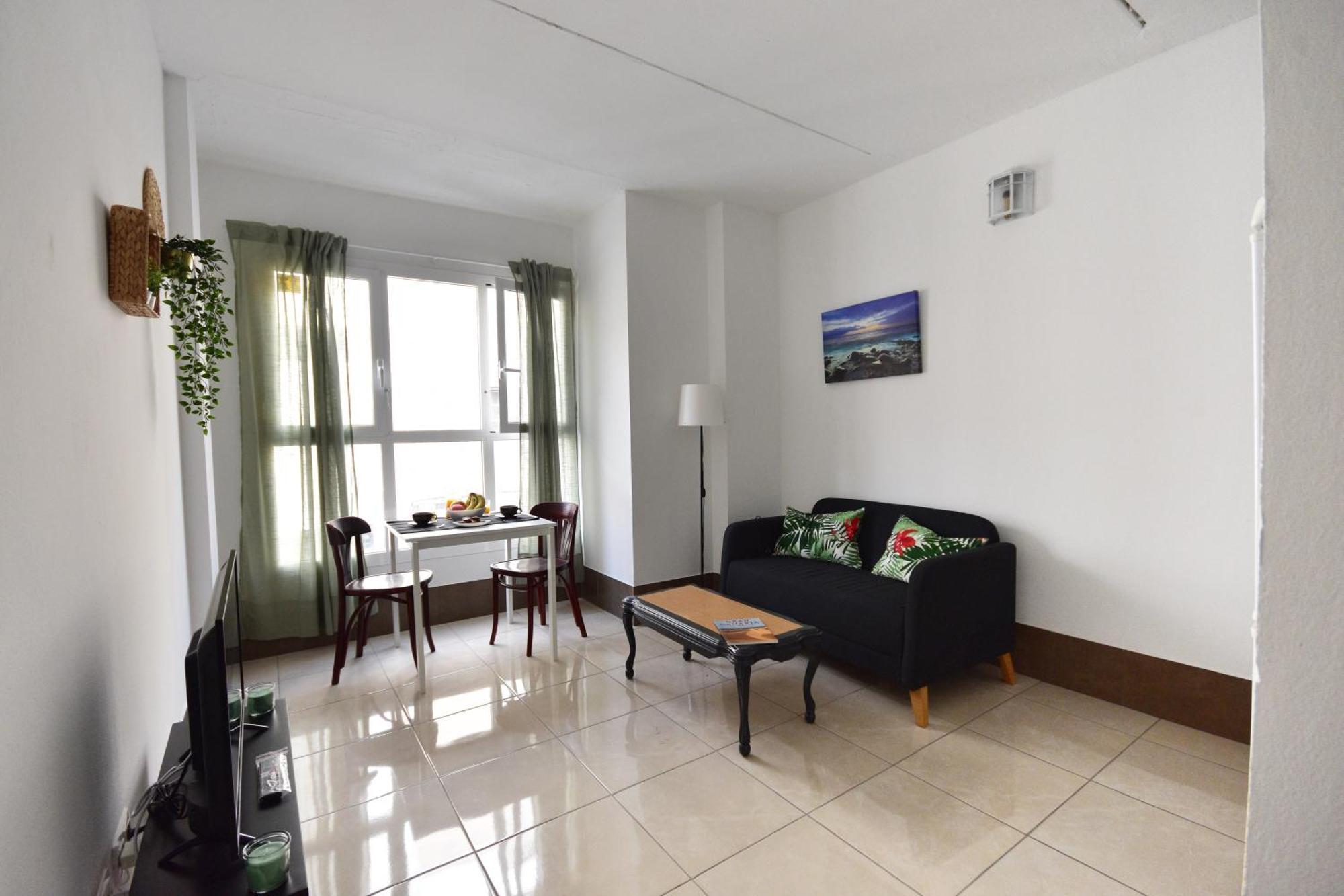 Apartamentos A 10 Minutos Del Aeropuerto Carrizal الغرفة الصورة